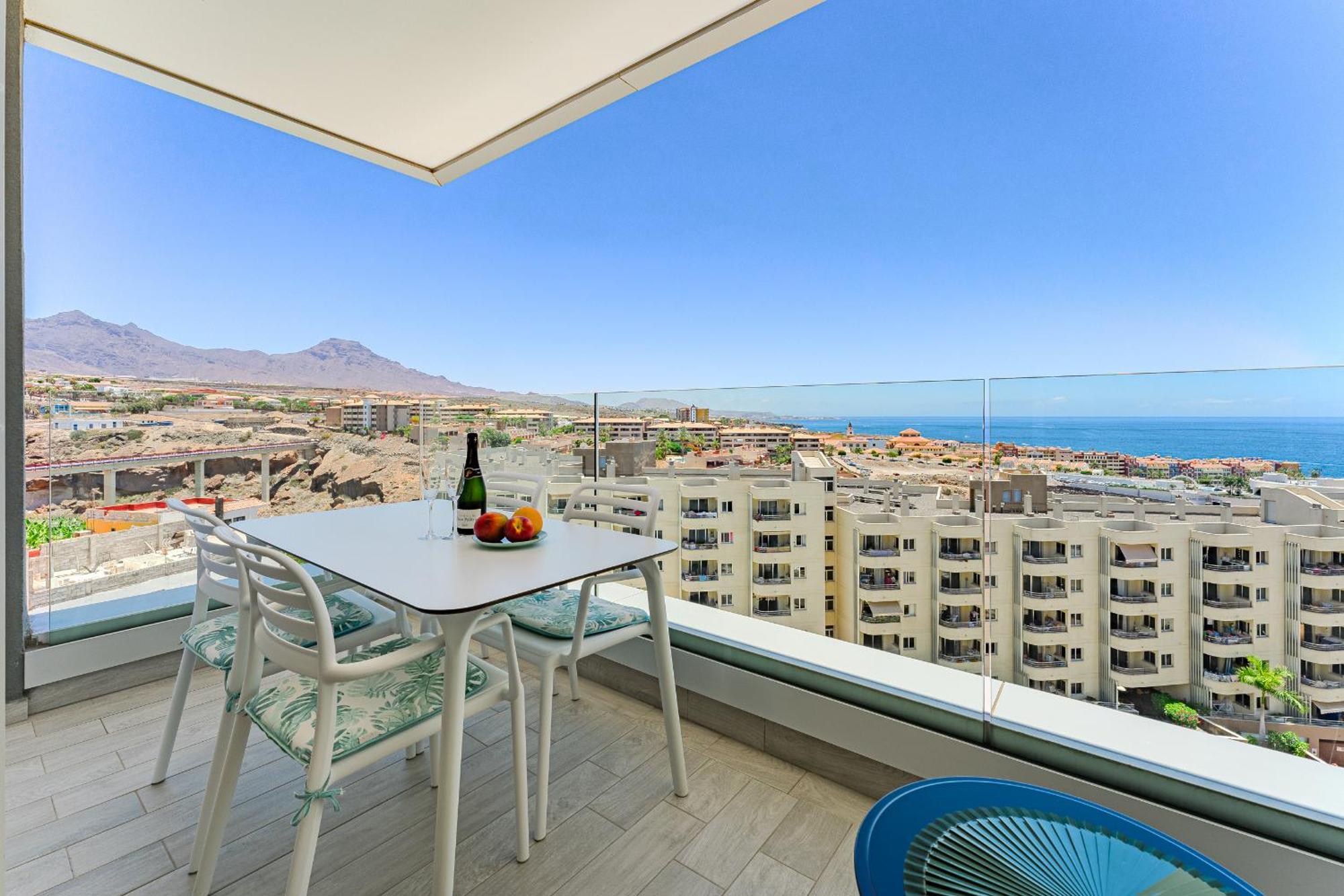 Sunrise Sea View Penthouse Apartament *